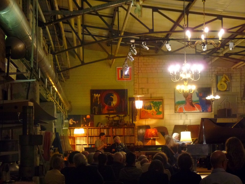 A crowded night at Piano Salon Christophori