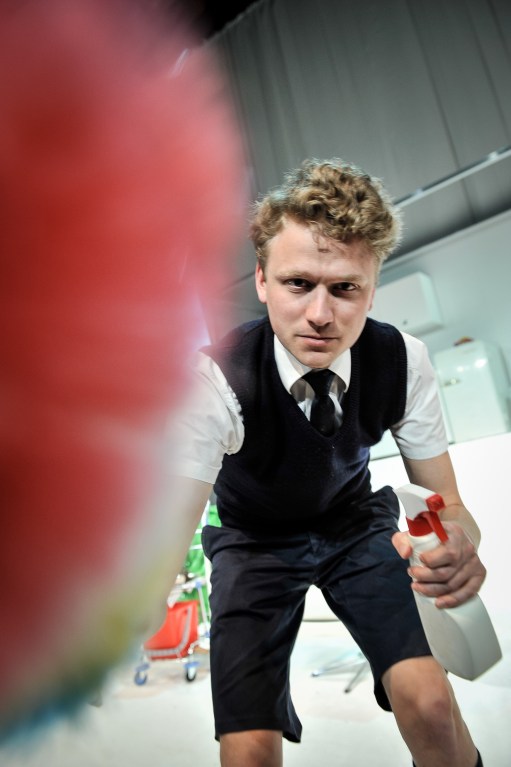 Stück Plastik Laurenz Laufenberg Photo: Arno Declair